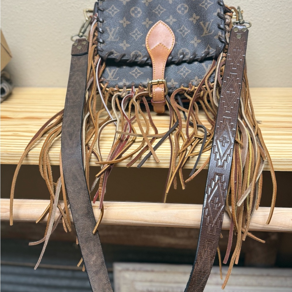 Elegant Brown and Tan Crossbody Bag with Fringe